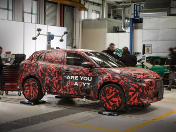  Alfa Romeo Milano - Przed premierą